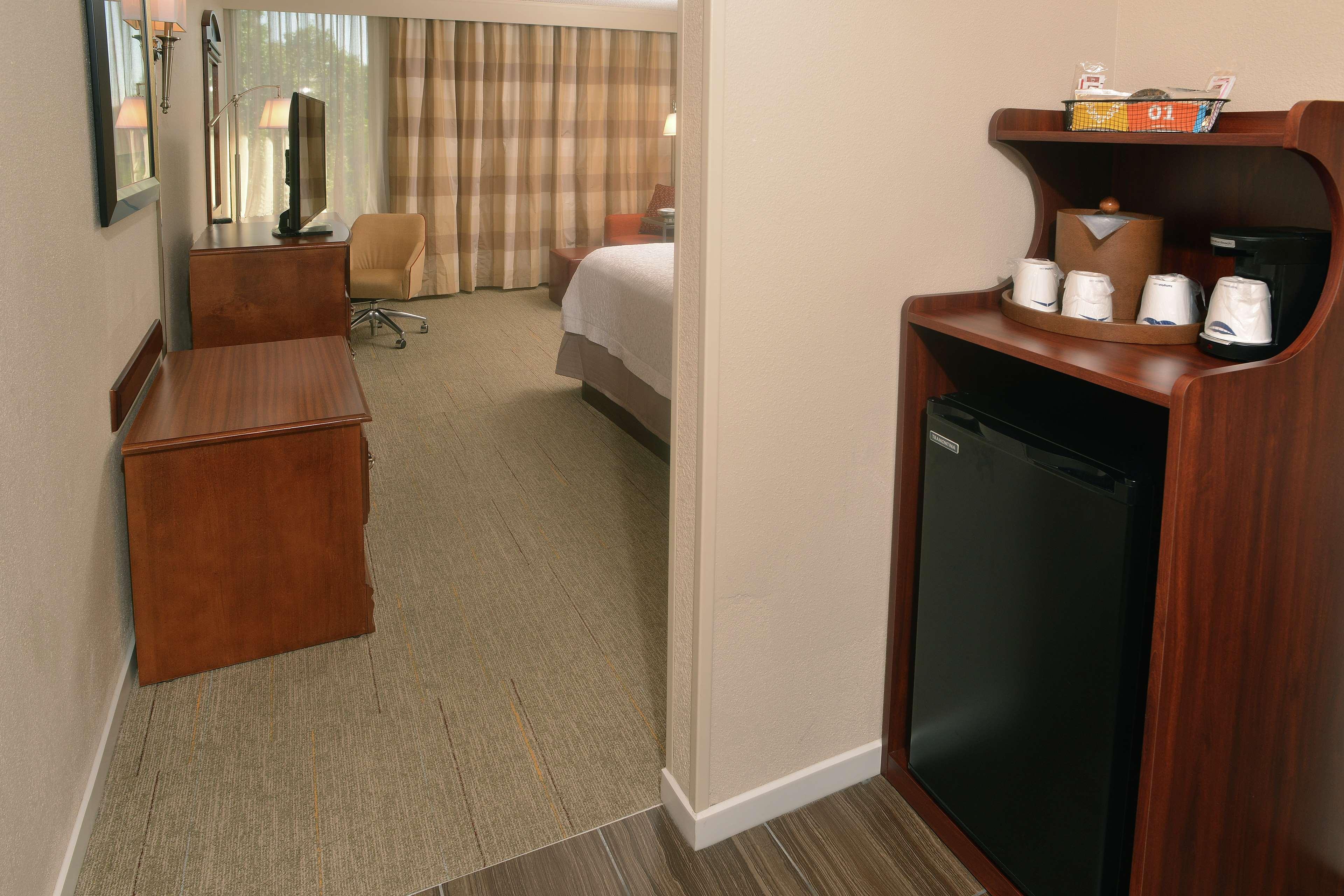 Hampton Inn Springfield-South Екстериор снимка