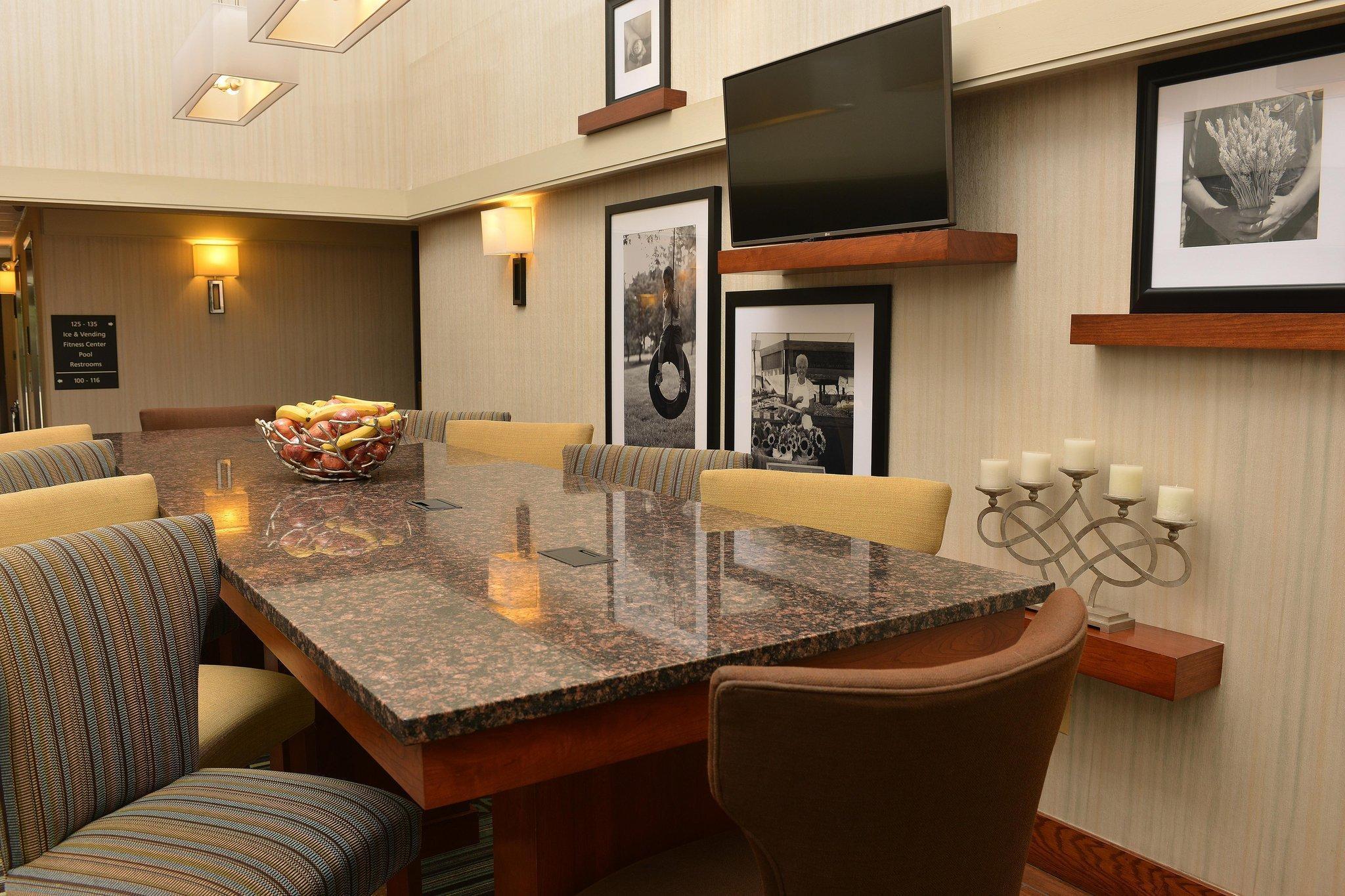 Hampton Inn Springfield-South Екстериор снимка