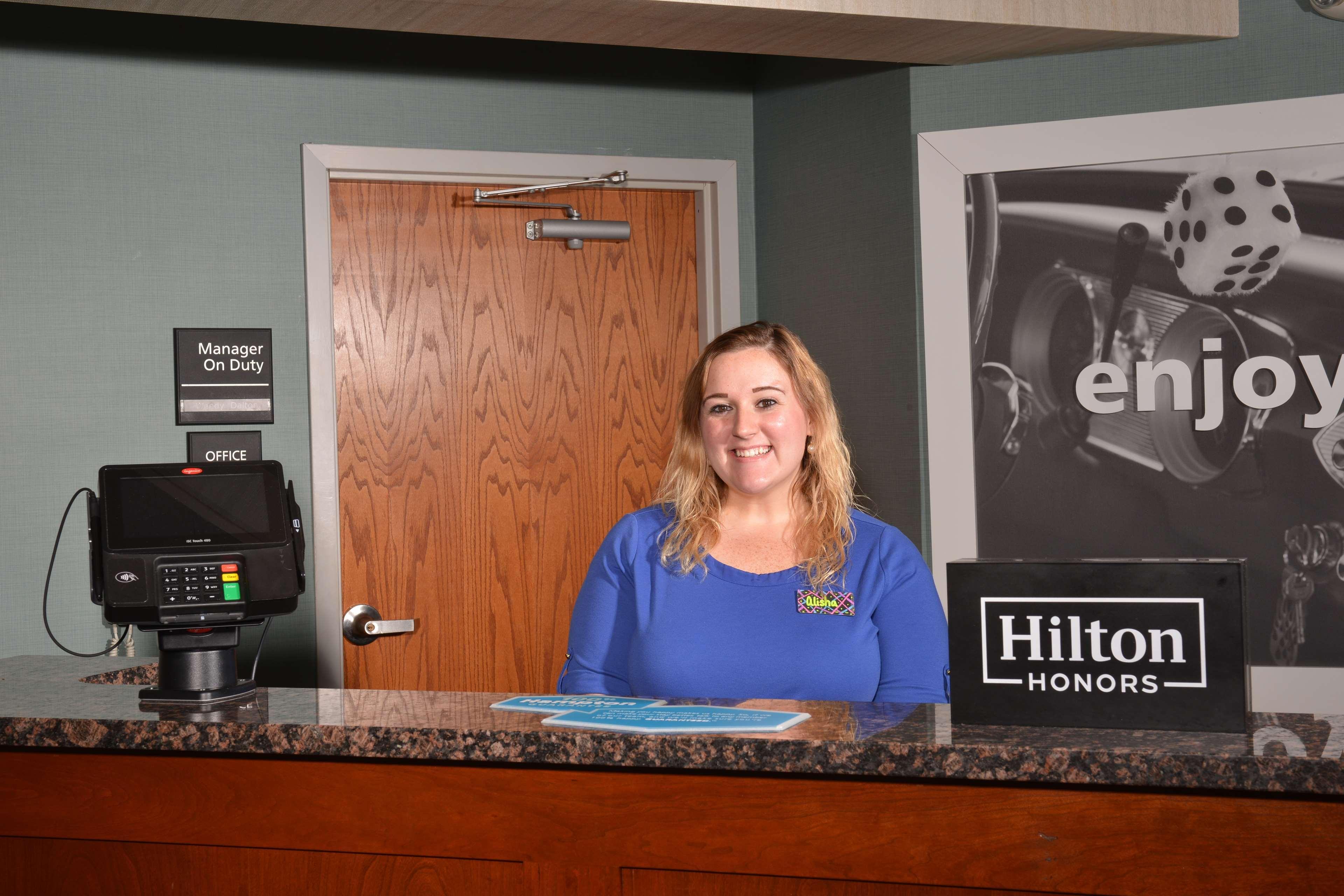 Hampton Inn Springfield-South Екстериор снимка